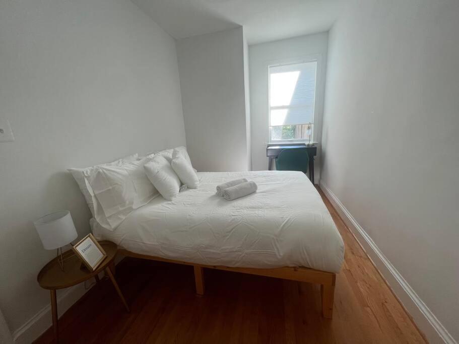 3-Bedroom House With Cute Patio Explore Dc On Foot Washington Esterno foto