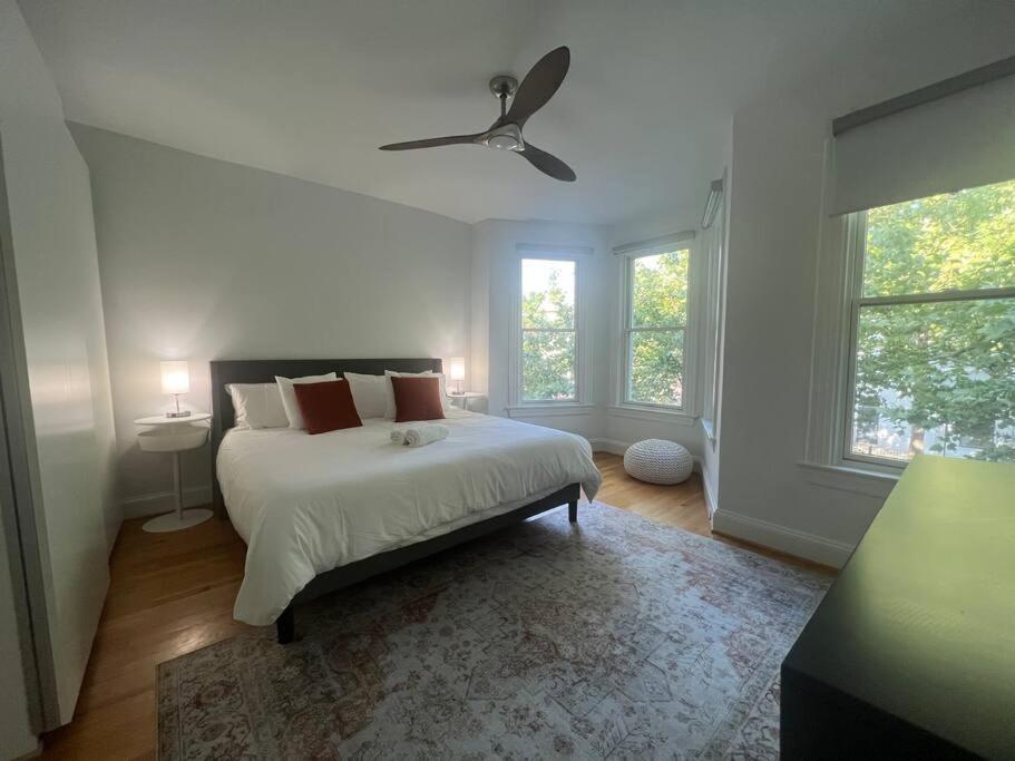 3-Bedroom House With Cute Patio Explore Dc On Foot Washington Esterno foto