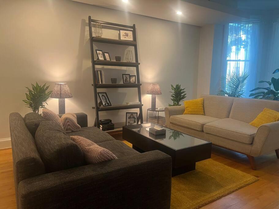 3-Bedroom House With Cute Patio Explore Dc On Foot Washington Esterno foto