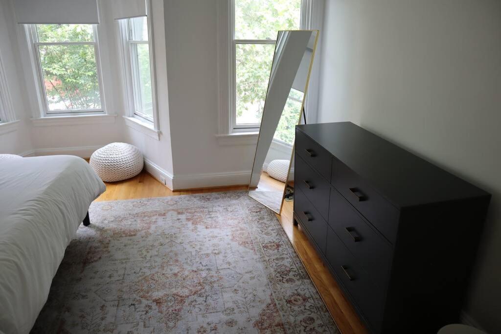 3-Bedroom House With Cute Patio Explore Dc On Foot Washington Esterno foto